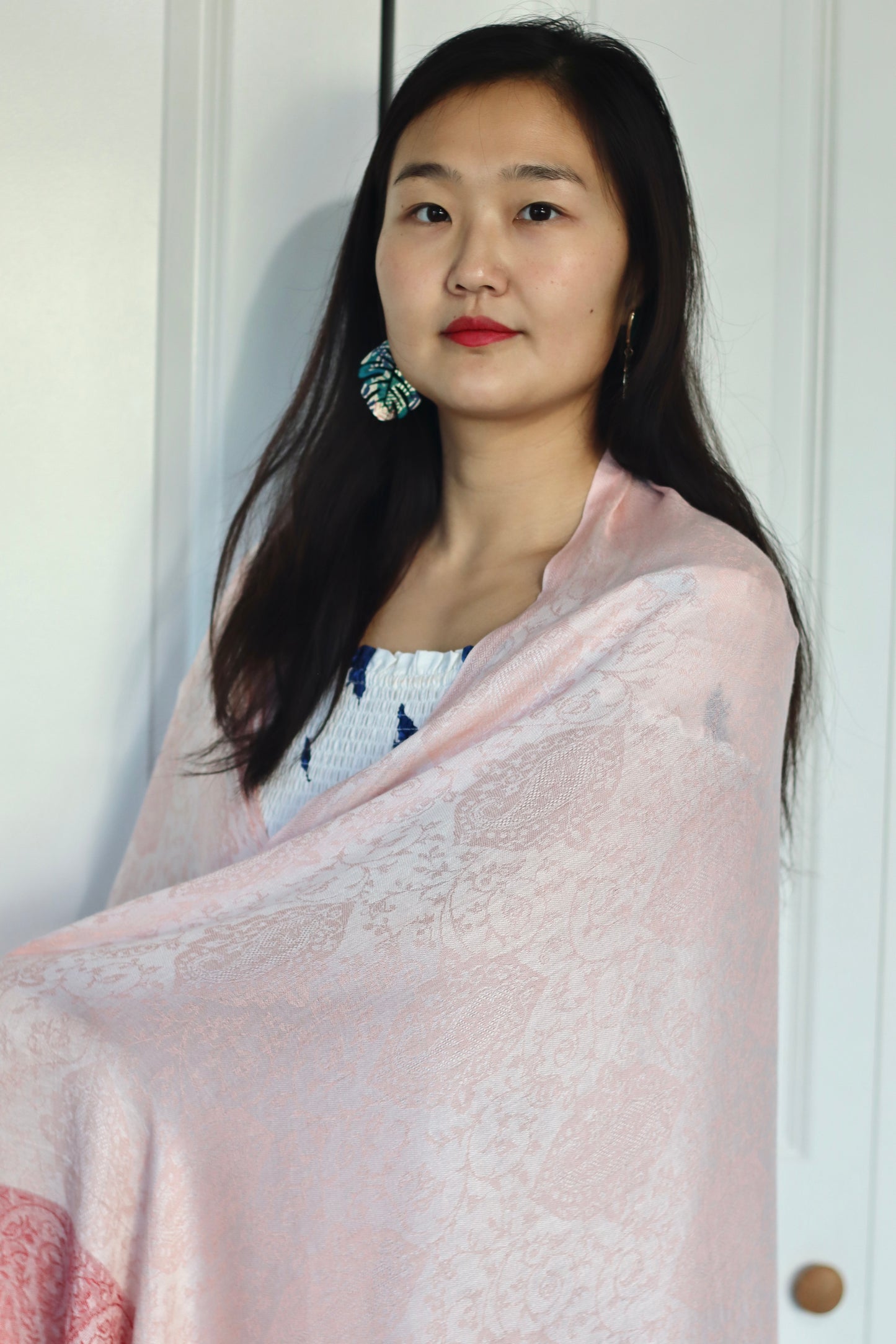 Handmade 30%Silk 70% Ring Cashmere Scarf Luxury Pashmina Handmade in Kashmir Ring Cashmere Light Soft and Warm Fair-trade from Nepali Artist Clearance Holiday Special Christmas Gift  Shiny Cooling
