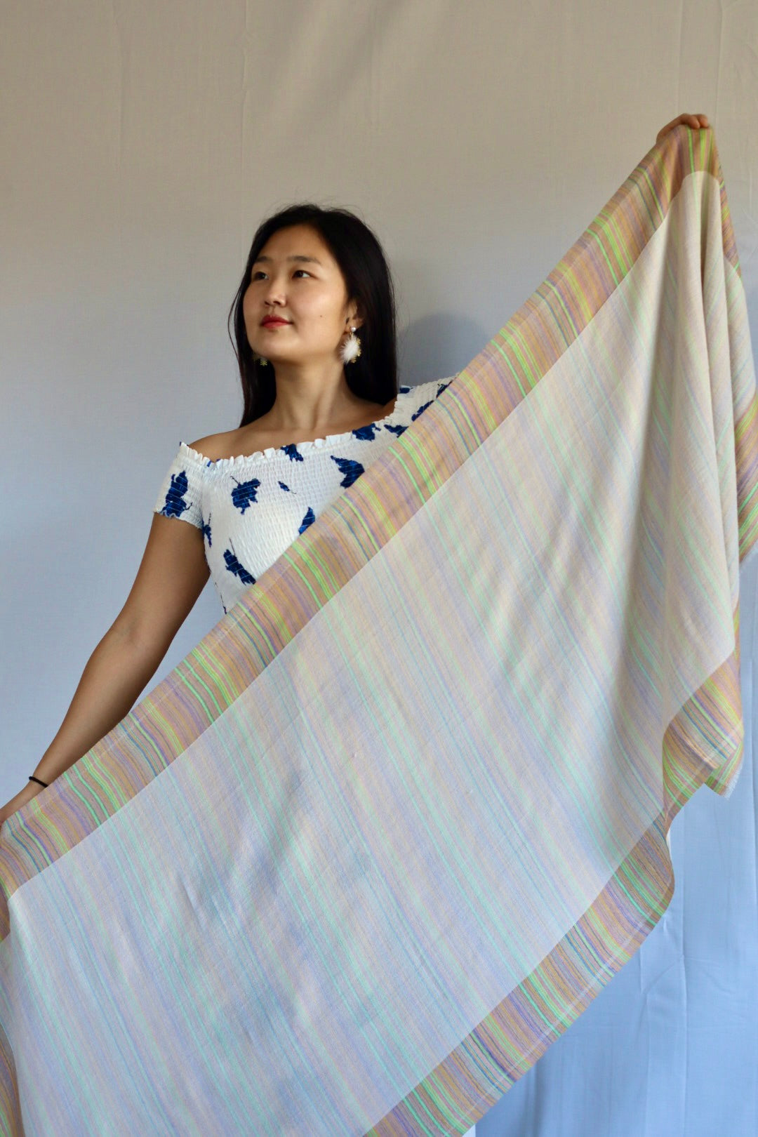 Handmade 100% Ring Cashmere Scarf Handmade in Nepal Pashmina Shawl Light Soft and Warm Fair-trade from Nepali Artist Clearance Holiday Special Christmas Gift Reversible Pink Red Green Blue Purple