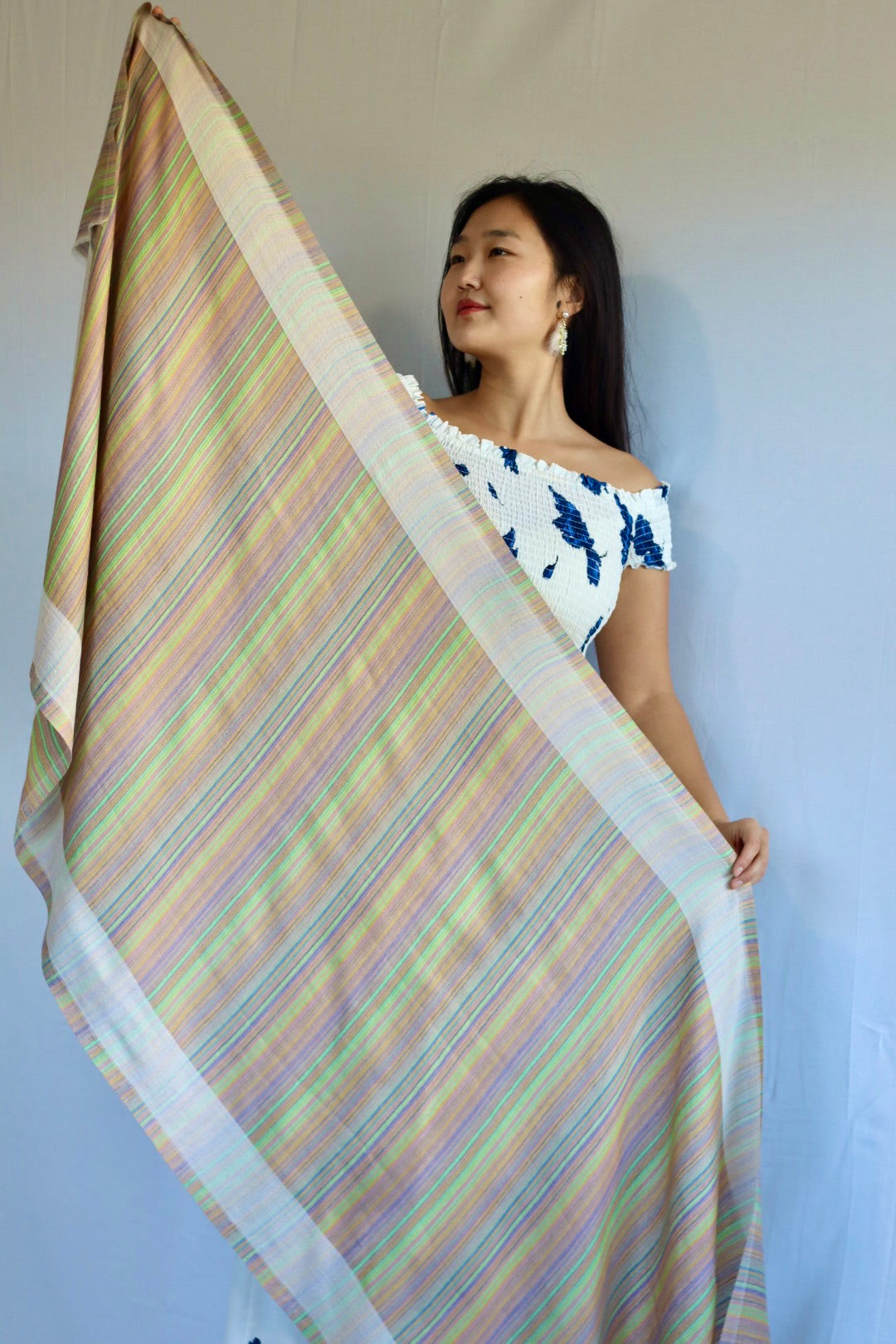 Handmade 100% Ring Cashmere Scarf Handmade in Nepal Pashmina Shawl Light Soft and Warm Fair-trade from Nepali Artist Clearance Holiday Special Christmas Gift Reversible Pink Red Green Blue Purple