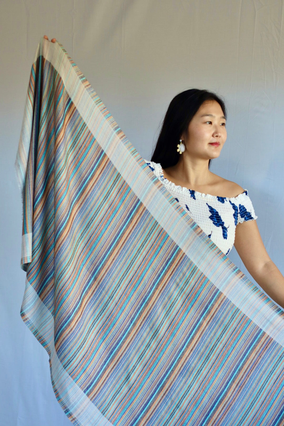 Handmade 100% Ring Cashmere Scarf Handmade in Nepal Pashmina Shawl Light Soft and Warm Fair-trade from Nepali Artist Clearance Holiday Special Christmas Gift Reversible Pink Red Green Blue Purple