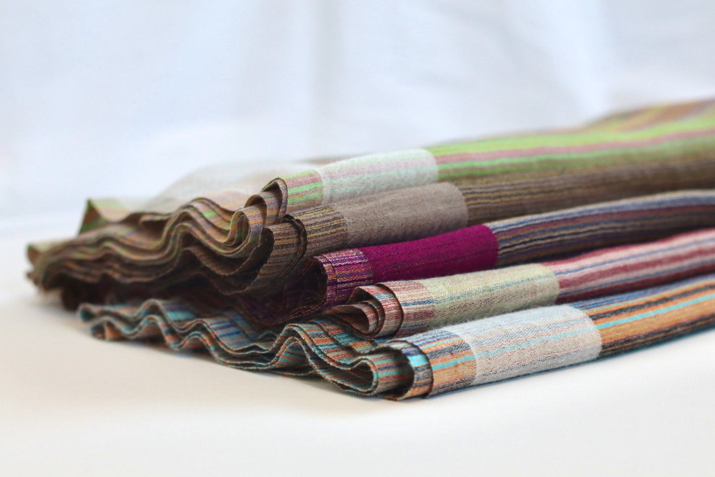 Handmade 100% Ring Cashmere Scarf Handmade in Nepal Pashmina Shawl Light Soft and Warm Fair-trade from Nepali Artist Clearance Holiday Special Christmas Gift Reversible Pink Red Green Blue Purple