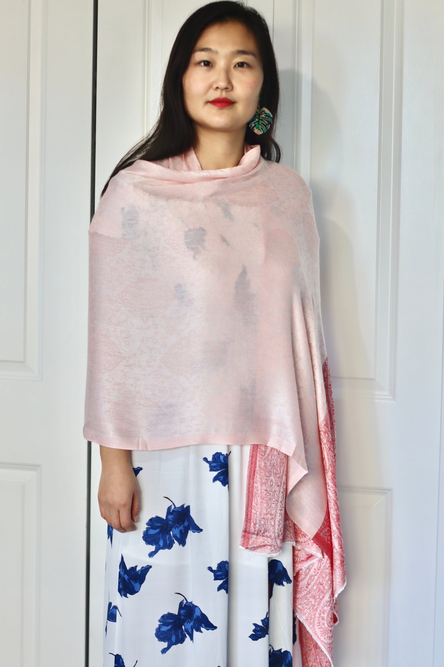 Handmade 30%Silk 70% Ring Cashmere Scarf Luxury Pashmina Handmade in Kashmir Ring Cashmere Light Soft and Warm Fair-trade from Nepali Artist Clearance Holiday Special Christmas Gift  Shiny Cooling