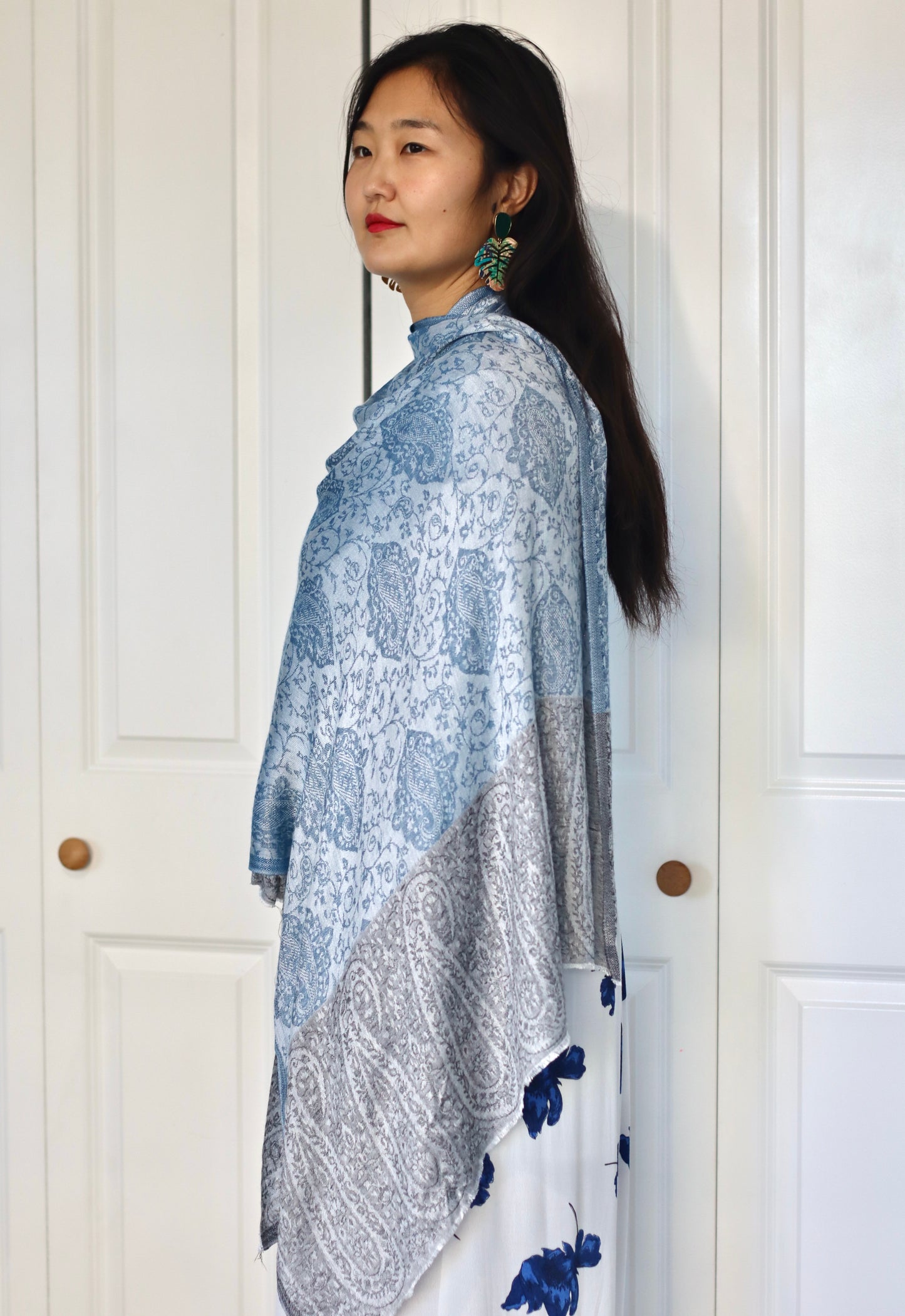 Handmade 30%Silk 70% Ring Cashmere Scarf Luxury Pashmina Handmade in Kashmir Ring Cashmere Light Soft and Warm Fair-trade from Nepali Artist Clearance Holiday Special Christmas Gift  Shiny Cooling