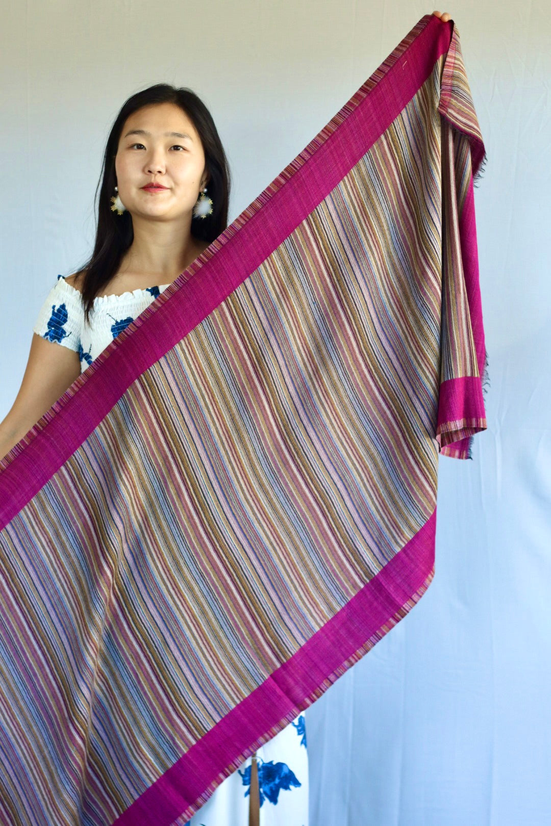 Handmade 100% Ring Cashmere Scarf Handmade in Nepal Pashmina Shawl Light Soft and Warm Fair-trade from Nepali Artist Clearance Holiday Special Christmas Gift Reversible Pink Red Green Blue Purple