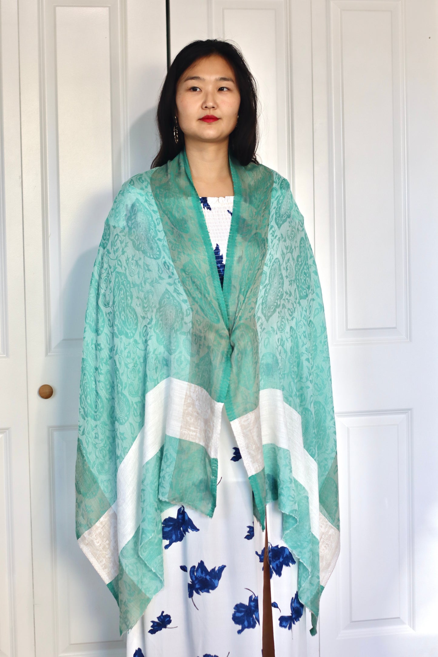 Handmade 30%Silk 70% Ring Cashmere Scarf Luxury Pashmina Handmade in Kashmir Ring Cashmere Light Soft and Warm Fair-trade from Nepali Artist Clearance Holiday Special Christmas Gift  Shiny Cooling