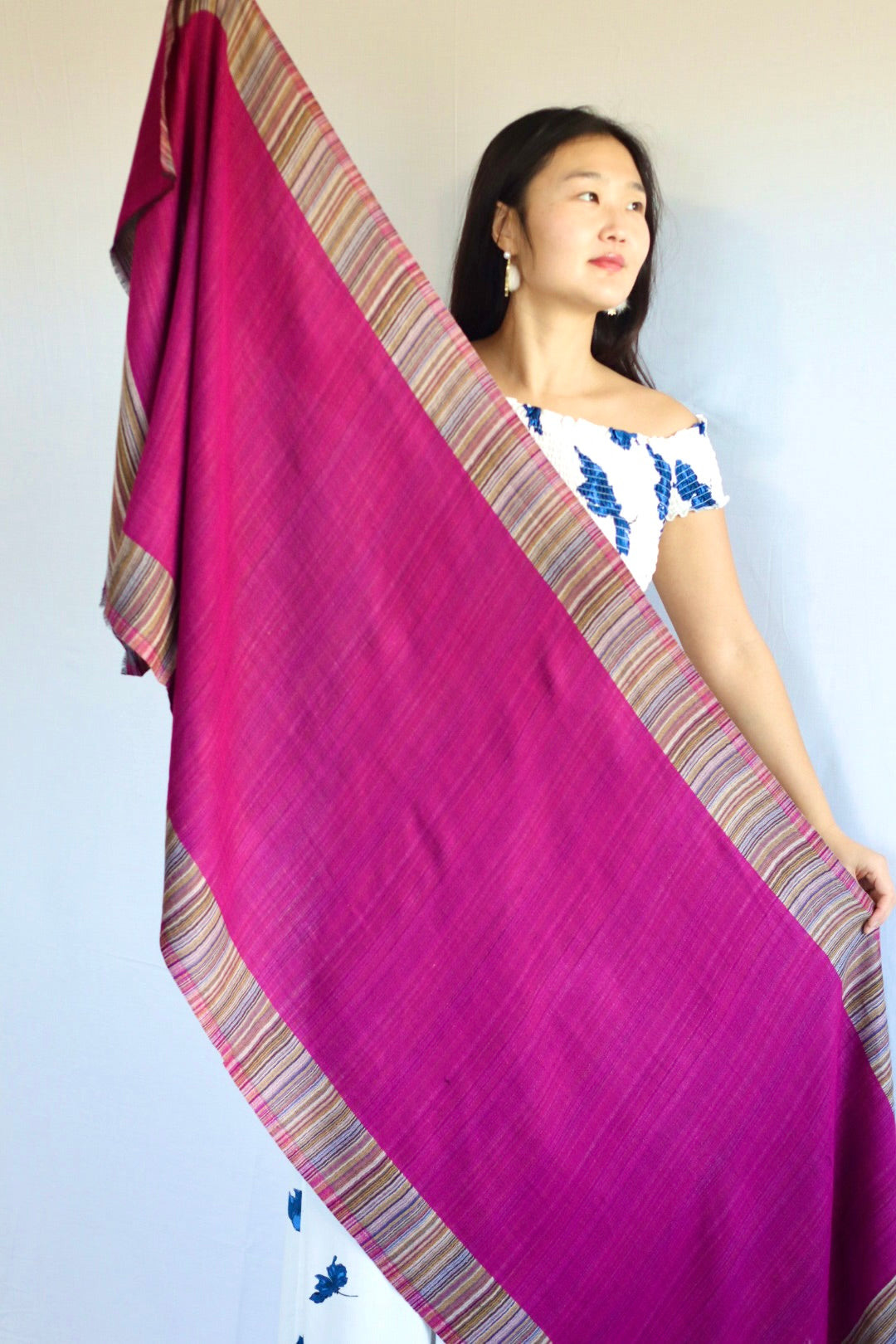 Handmade 100% Ring Cashmere Scarf Handmade in Nepal Pashmina Shawl Light Soft and Warm Fair-trade from Nepali Artist Clearance Holiday Special Christmas Gift Reversible Pink Red Green Blue Purple