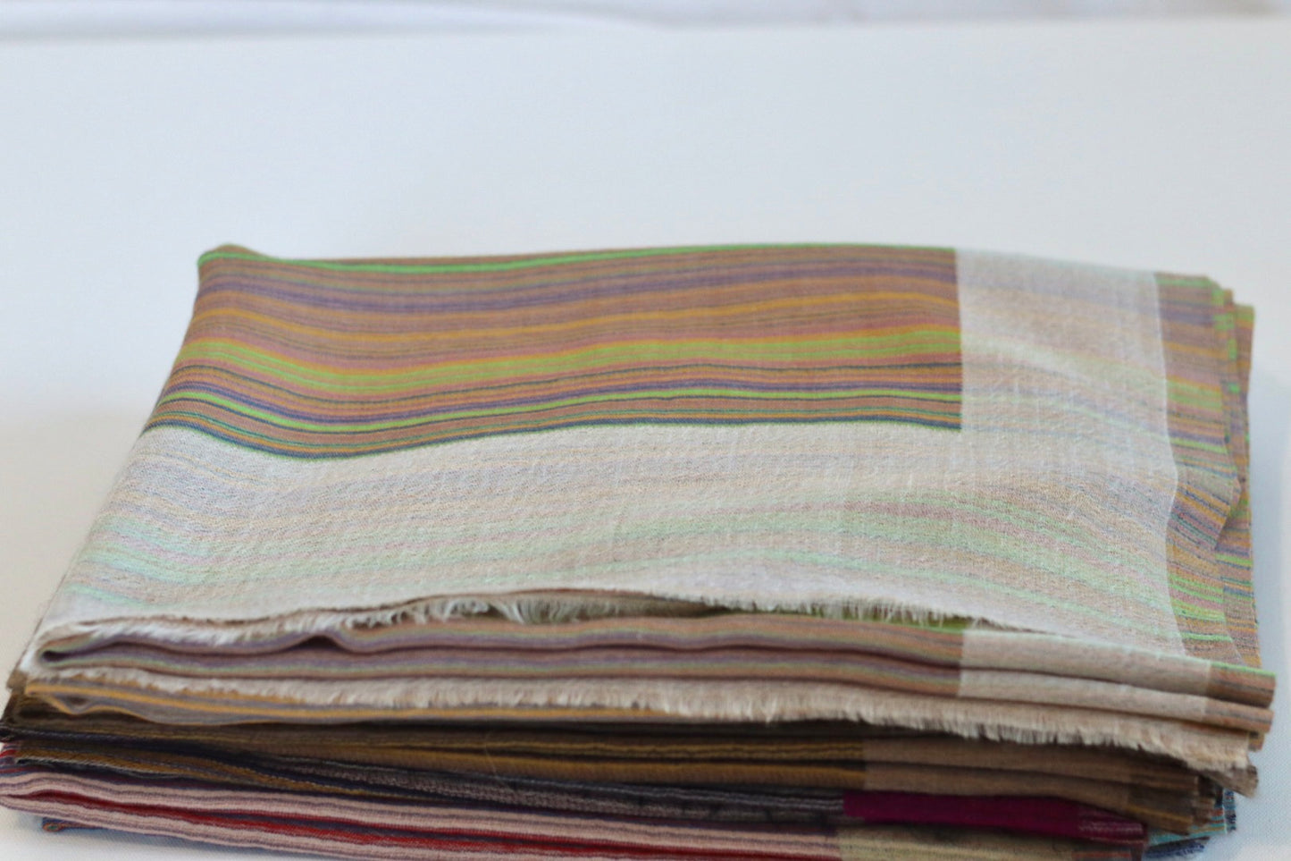 Handmade 100% Ring Cashmere Scarf Handmade in Nepal Pashmina Shawl Light Soft and Warm Fair-trade from Nepali Artist Clearance Holiday Special Christmas Gift Reversible Pink Red Green Blue Purple