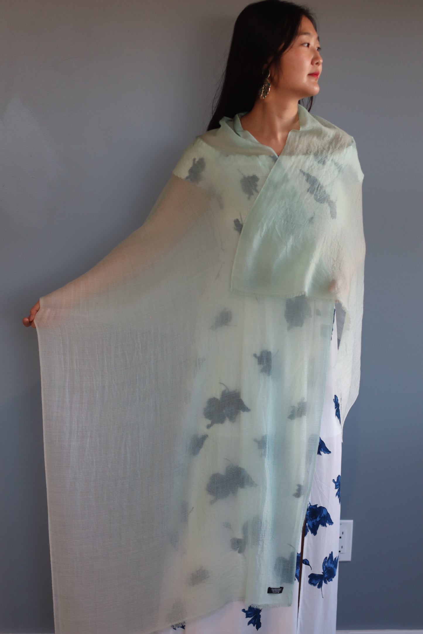 Handmade 100% Ring Cashmere Scarf Luxury Pashmina Handmade in Kashmir Light Soft and Warm Fair-trade from Nepali Artist Clearance Holiday Special Christmas Gift Thin Light Turquoise Blue/Green