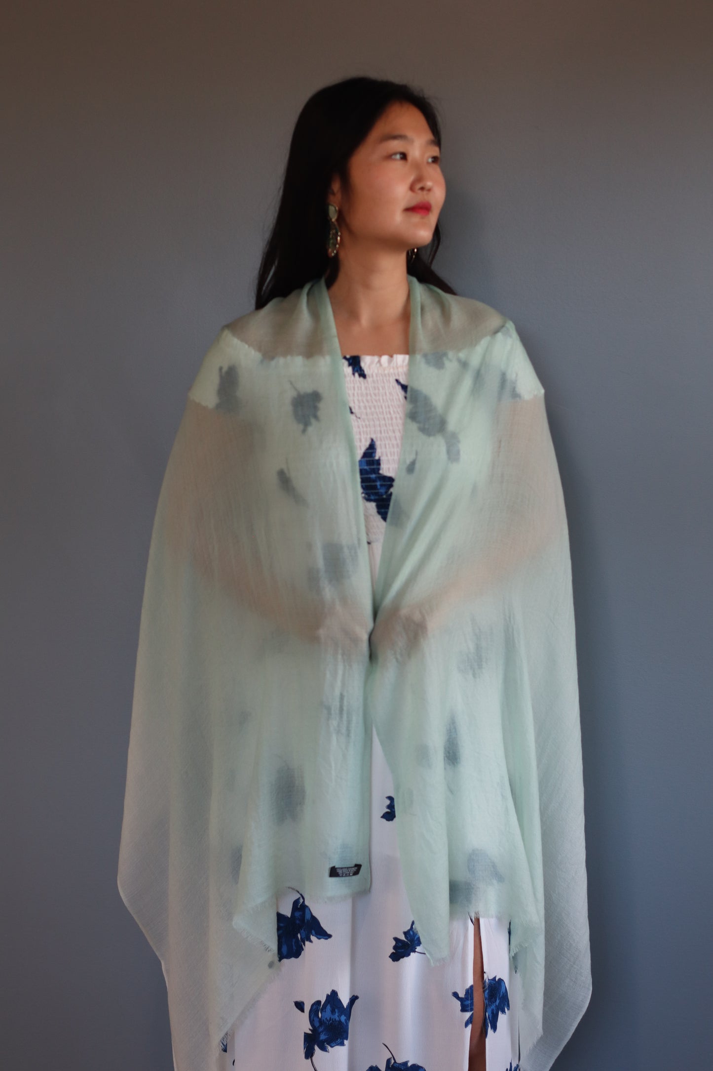 Handmade 100% Ring Cashmere Scarf Luxury Pashmina Handmade in Kashmir Light Soft and Warm Fair-trade from Nepali Artist Clearance Holiday Special Christmas Gift Thin Light Turquoise Blue/Green