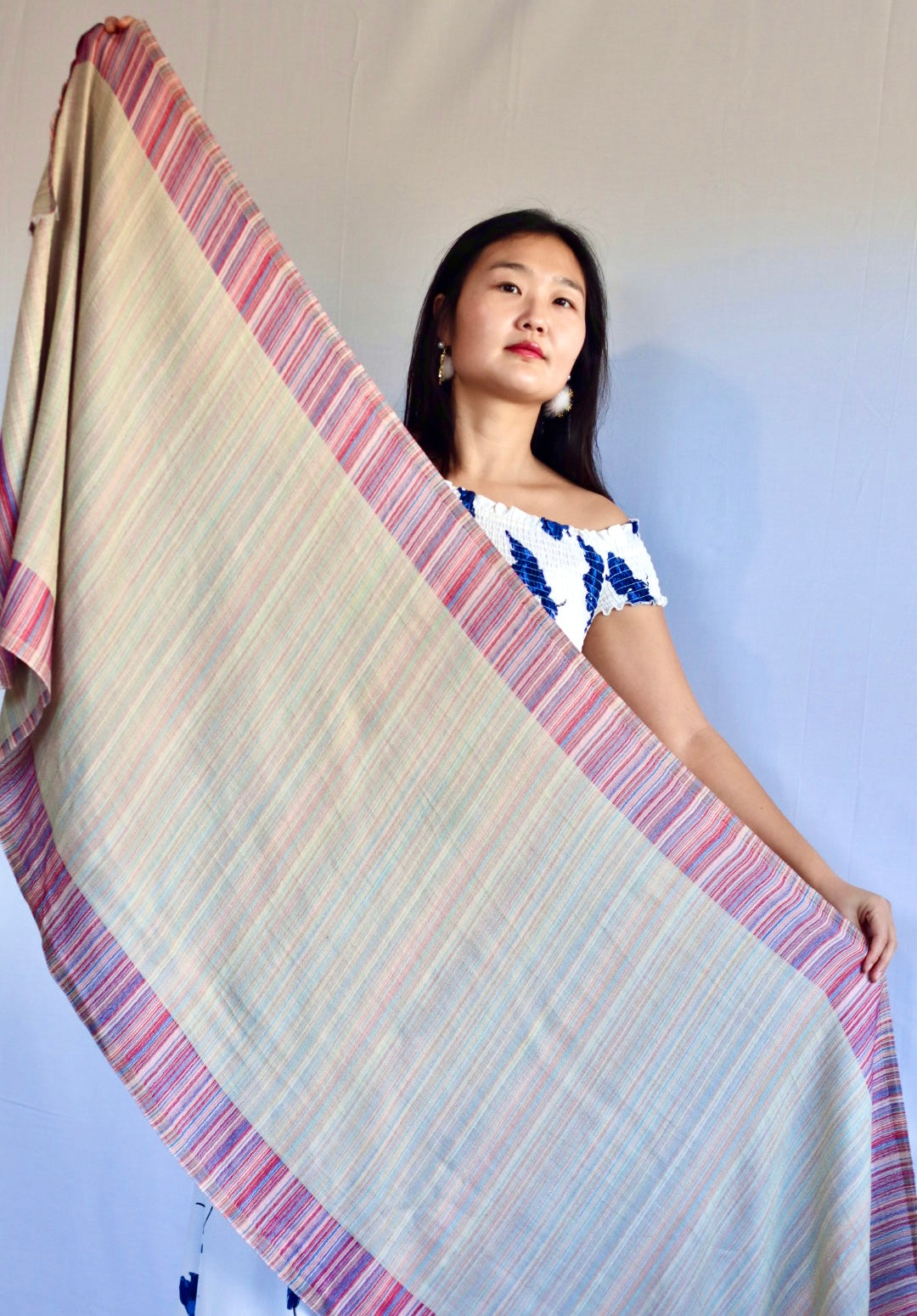 Handmade 100% Ring Cashmere Scarf Handmade in Nepal Pashmina Shawl Light Soft and Warm Fair-trade from Nepali Artist Clearance Holiday Special Christmas Gift Reversible Pink Red Green Blue Purple