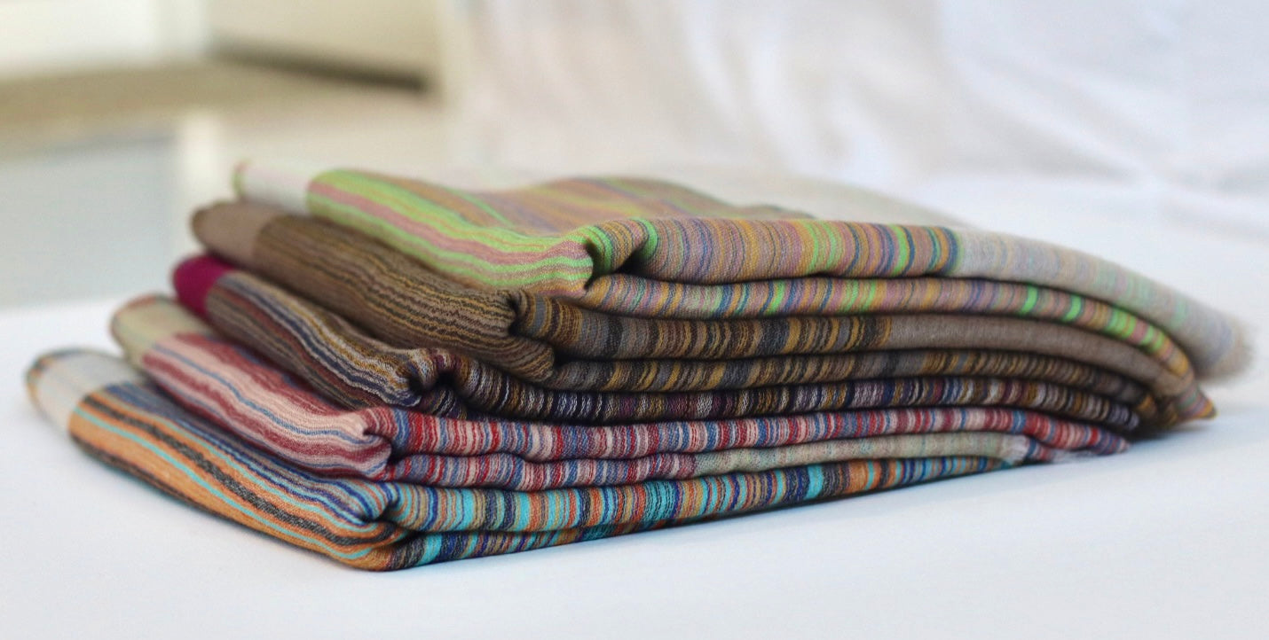 Handmade 100% Ring Cashmere Scarf Handmade in Nepal Pashmina Shawl Light Soft and Warm Fair-trade from Nepali Artist Clearance Holiday Special Christmas Gift Reversible Pink Red Green Blue Purple