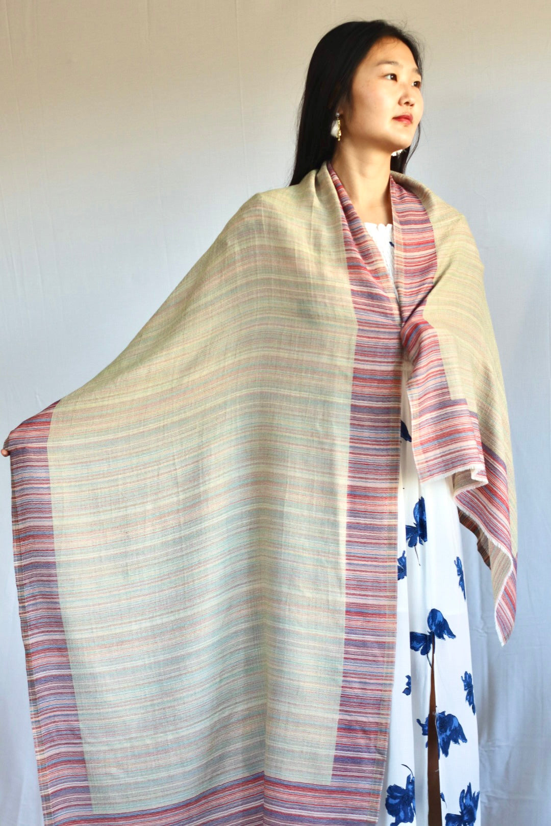 Handmade 100% Ring Cashmere Scarf Handmade in Nepal Pashmina Shawl Light Soft and Warm Fair-trade from Nepali Artist Clearance Holiday Special Christmas Gift Reversible Pink Red Green Blue Purple