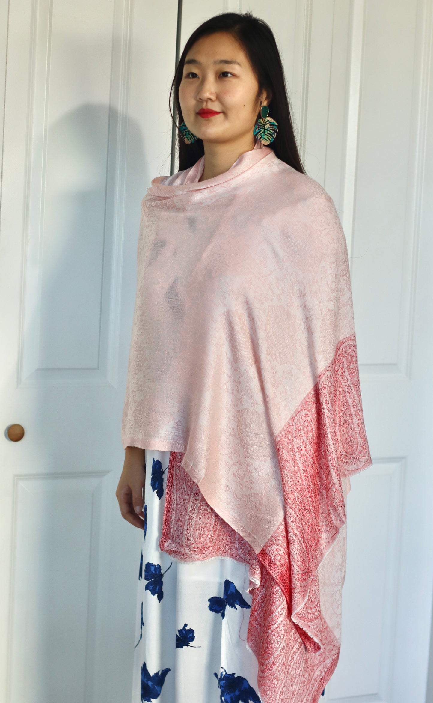 Handmade 30%Silk 70% Ring Cashmere Scarf Luxury Pashmina Handmade in Kashmir Ring Cashmere Light Soft and Warm Fair-trade from Nepali Artist Clearance Holiday Special Christmas Gift  Shiny Cooling