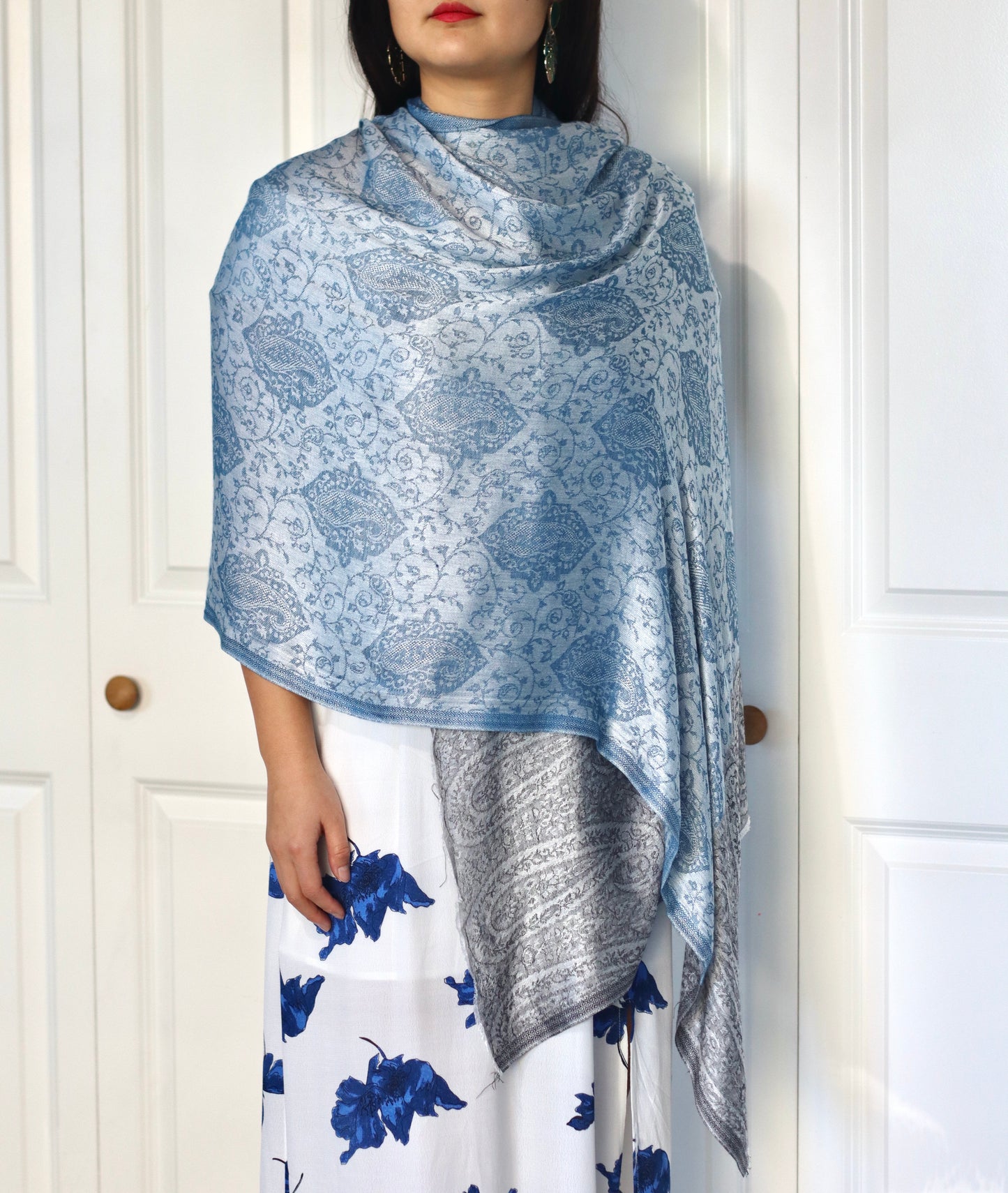 Handmade 30%Silk 70% Ring Cashmere Scarf Luxury Pashmina Handmade in Kashmir Ring Cashmere Light Soft and Warm Fair-trade from Nepali Artist Clearance Holiday Special Christmas Gift  Shiny Cooling