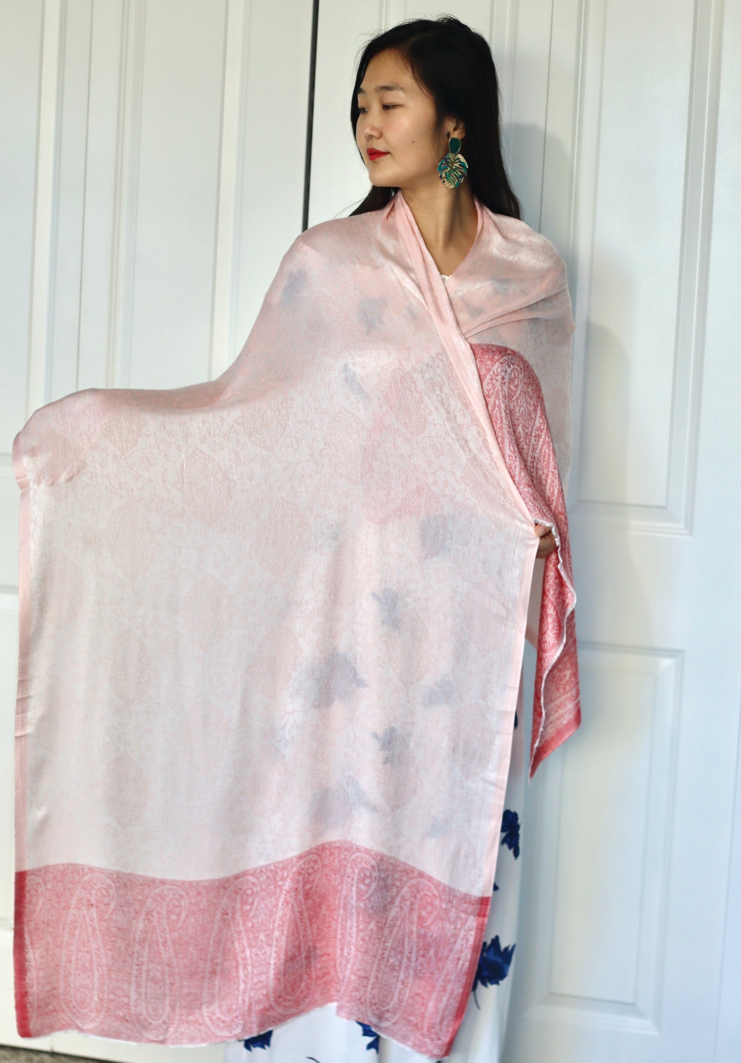 Handmade 30%Silk 70% Ring Cashmere Scarf Luxury Pashmina Handmade in Kashmir Ring Cashmere Light Soft and Warm Fair-trade from Nepali Artist Clearance Holiday Special Christmas Gift  Shiny Cooling