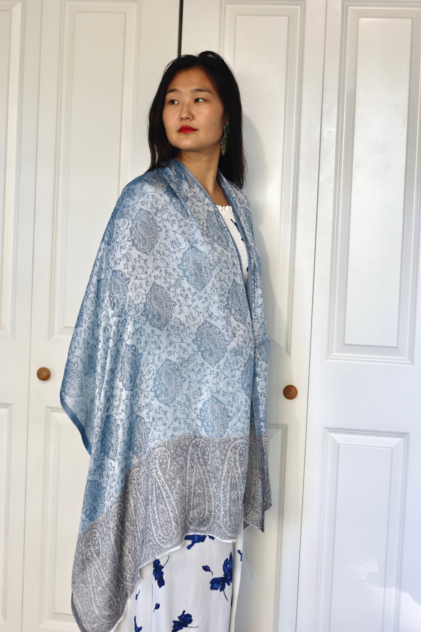 Handmade 30%Silk 70% Ring Cashmere Scarf Luxury Pashmina Handmade in Kashmir Ring Cashmere Light Soft and Warm Fair-trade from Nepali Artist Clearance Holiday Special Christmas Gift  Shiny Cooling