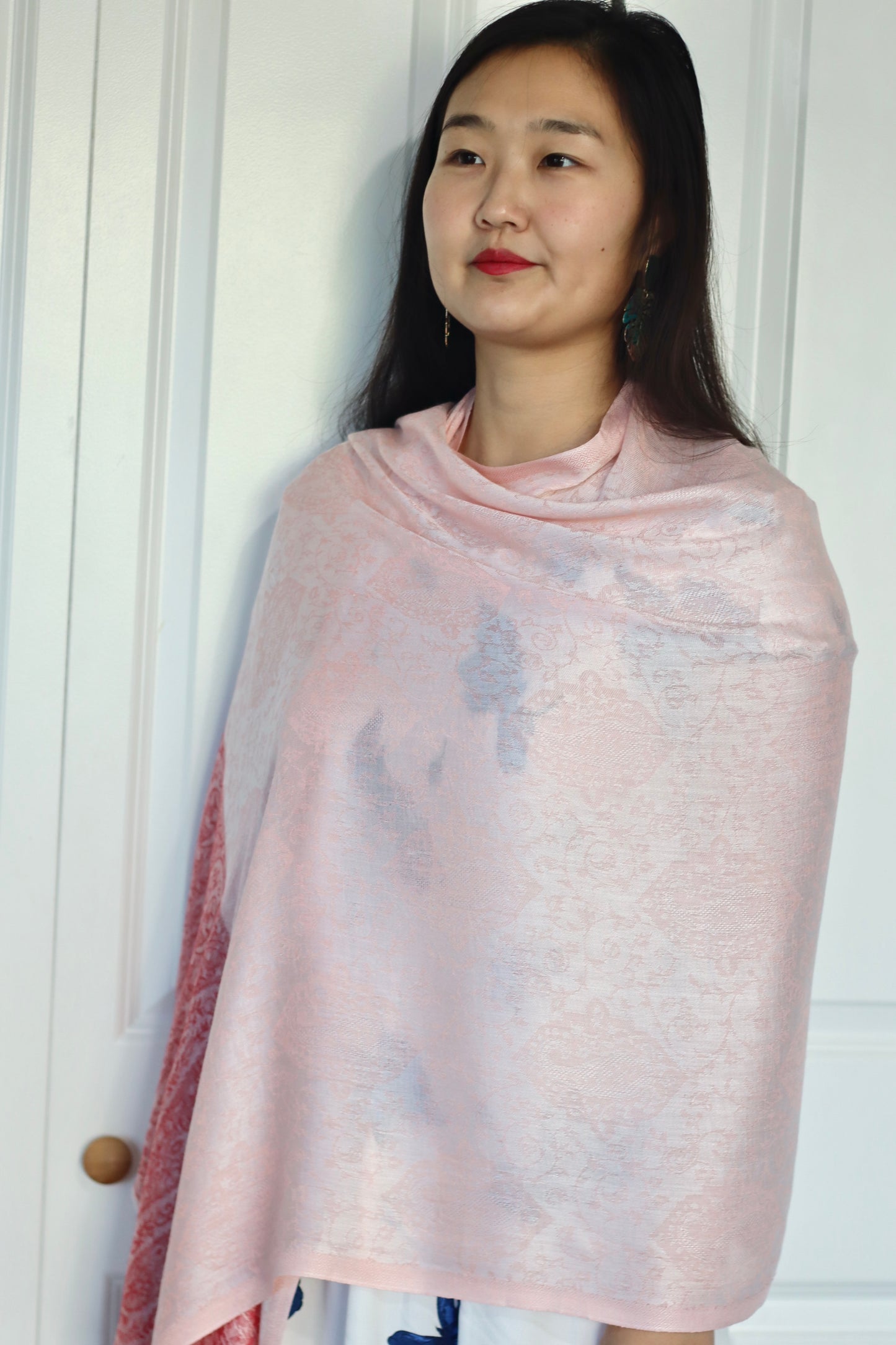 Handmade 30%Silk 70% Ring Cashmere Scarf Luxury Pashmina Handmade in Kashmir Ring Cashmere Light Soft and Warm Fair-trade from Nepali Artist Clearance Holiday Special Christmas Gift  Shiny Cooling