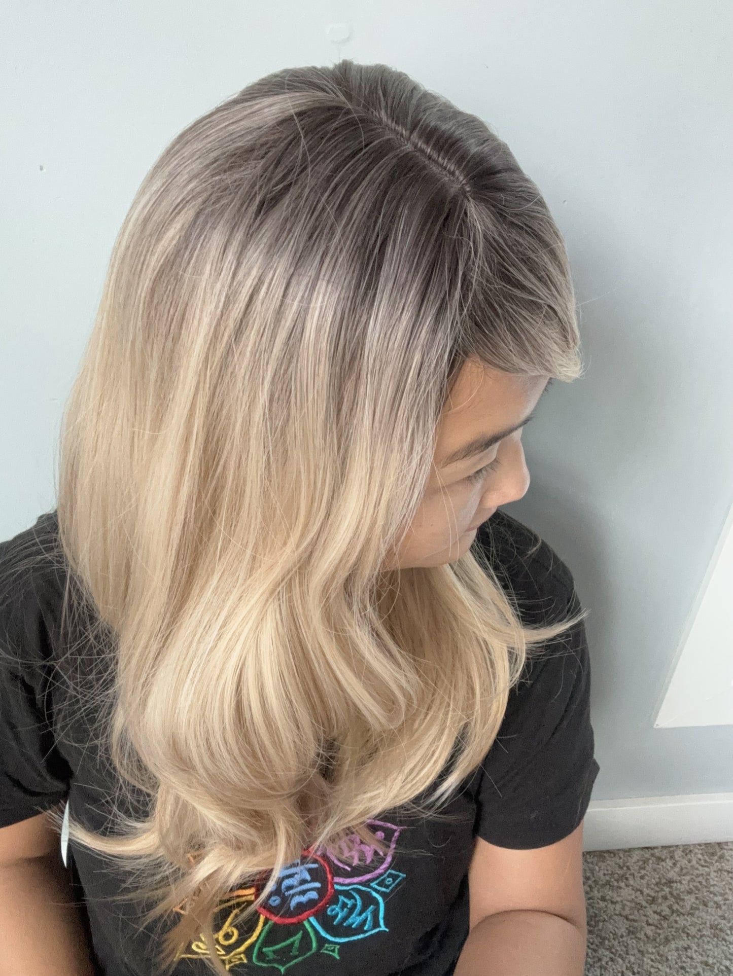 Chill Mid-length Blonde Wavy Wig Ombré Blonde Wig 18 inches Natural Realistic Ash Blonde Platinum Blonde Honey Blonde Curly Straight Blonde Wig