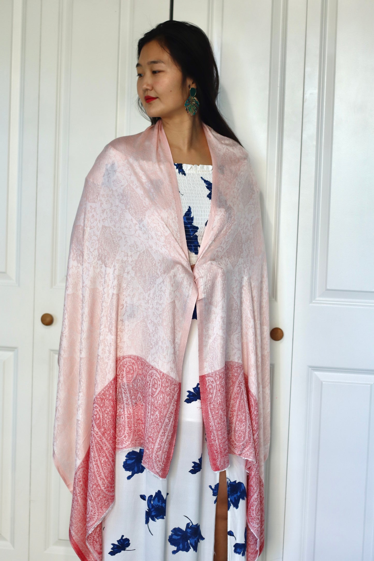 Handmade 30%Silk 70% Ring Cashmere Scarf Luxury Pashmina Handmade in Kashmir Ring Cashmere Light Soft and Warm Fair-trade from Nepali Artist Clearance Holiday Special Christmas Gift  Shiny Cooling