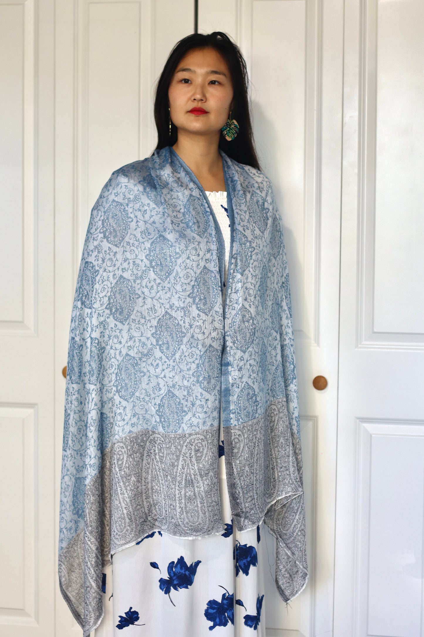 Handmade 30%Silk 70% Ring Cashmere Scarf Luxury Pashmina Handmade in Kashmir Ring Cashmere Light Soft and Warm Fair-trade from Nepali Artist Clearance Holiday Special Christmas Gift  Shiny Cooling