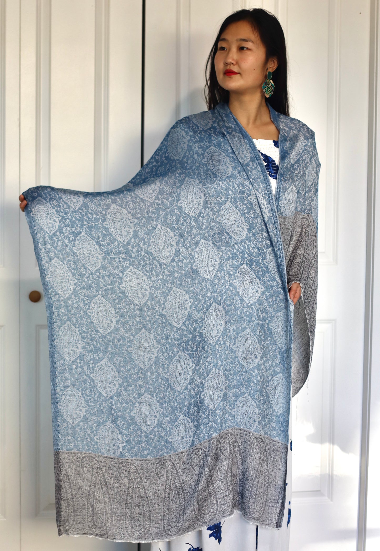 Handmade 30%Silk 70% Ring Cashmere Scarf Luxury Pashmina Handmade in Kashmir Ring Cashmere Light Soft and Warm Fair-trade from Nepali Artist Clearance Holiday Special Christmas Gift  Shiny Cooling