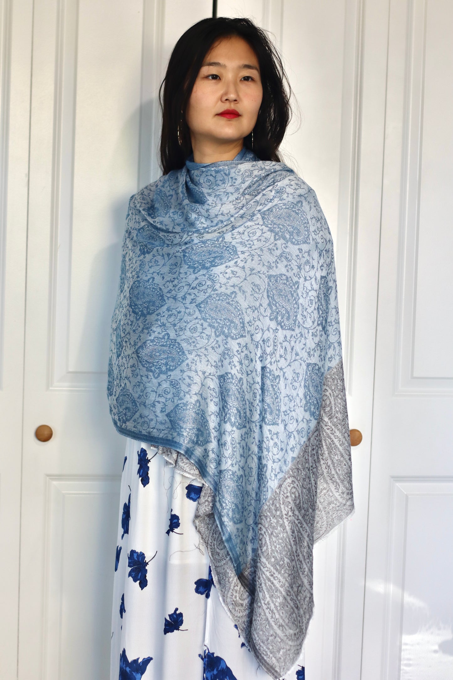 Handmade 30%Silk 70% Ring Cashmere Scarf Luxury Pashmina Handmade in Kashmir Ring Cashmere Light Soft and Warm Fair-trade from Nepali Artist Clearance Holiday Special Christmas Gift  Shiny Cooling