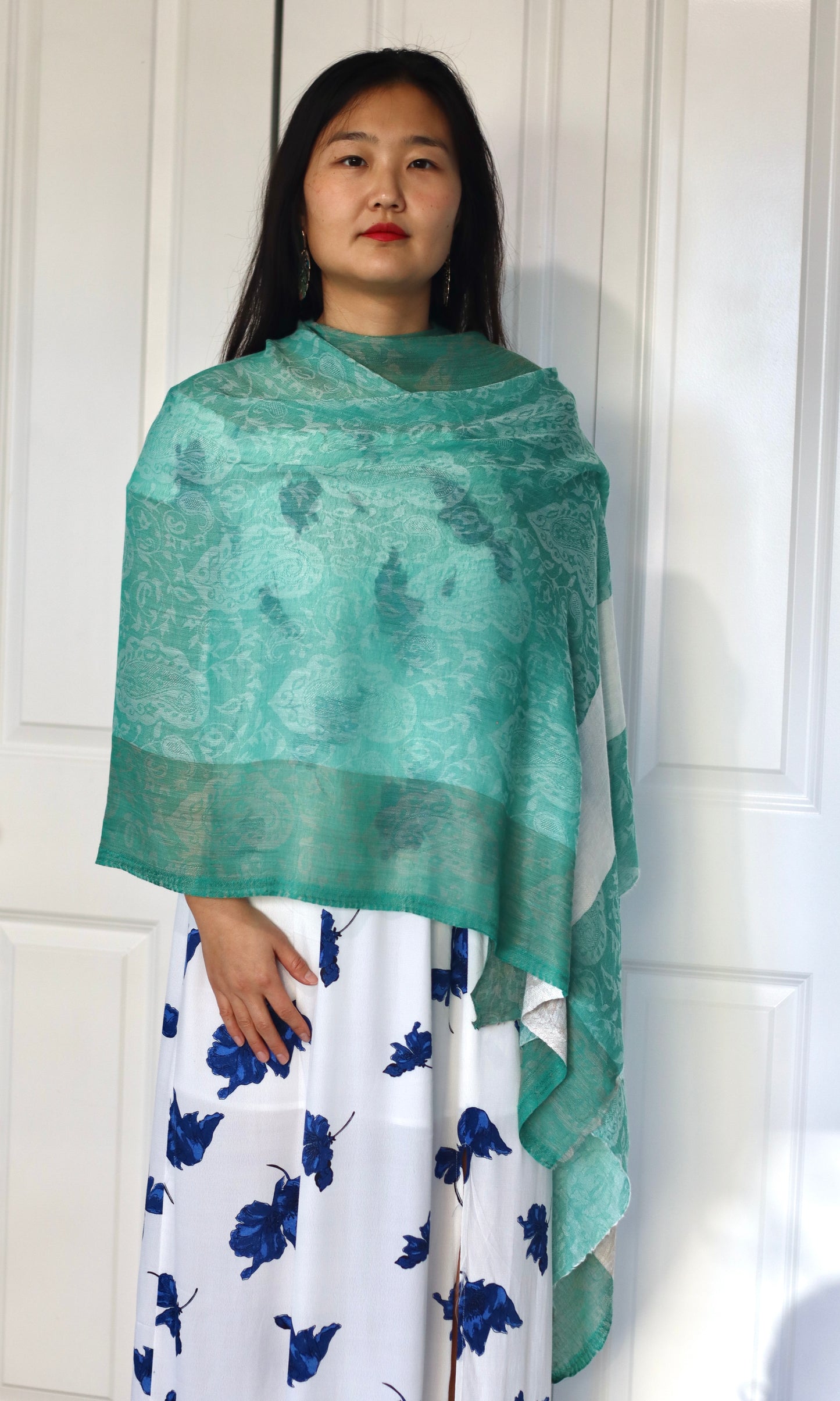 Handmade 30%Silk 70% Ring Cashmere Scarf Luxury Pashmina Handmade in Kashmir Ring Cashmere Light Soft and Warm Fair-trade from Nepali Artist Clearance Holiday Special Christmas Gift  Shiny Cooling