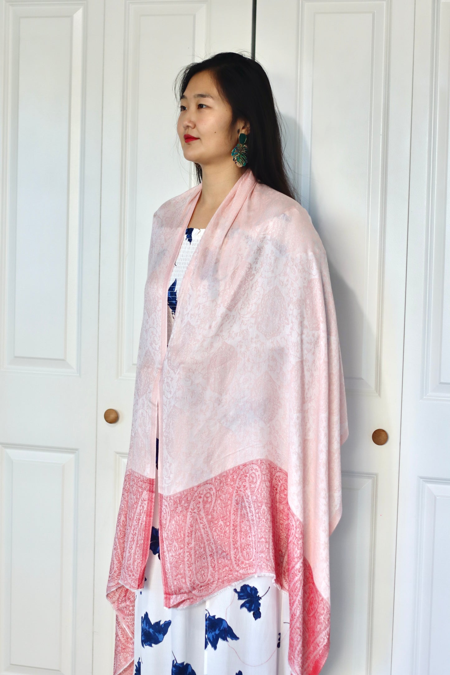 Handmade 30%Silk 70% Ring Cashmere Scarf Luxury Pashmina Handmade in Kashmir Ring Cashmere Light Soft and Warm Fair-trade from Nepali Artist Clearance Holiday Special Christmas Gift  Shiny Cooling