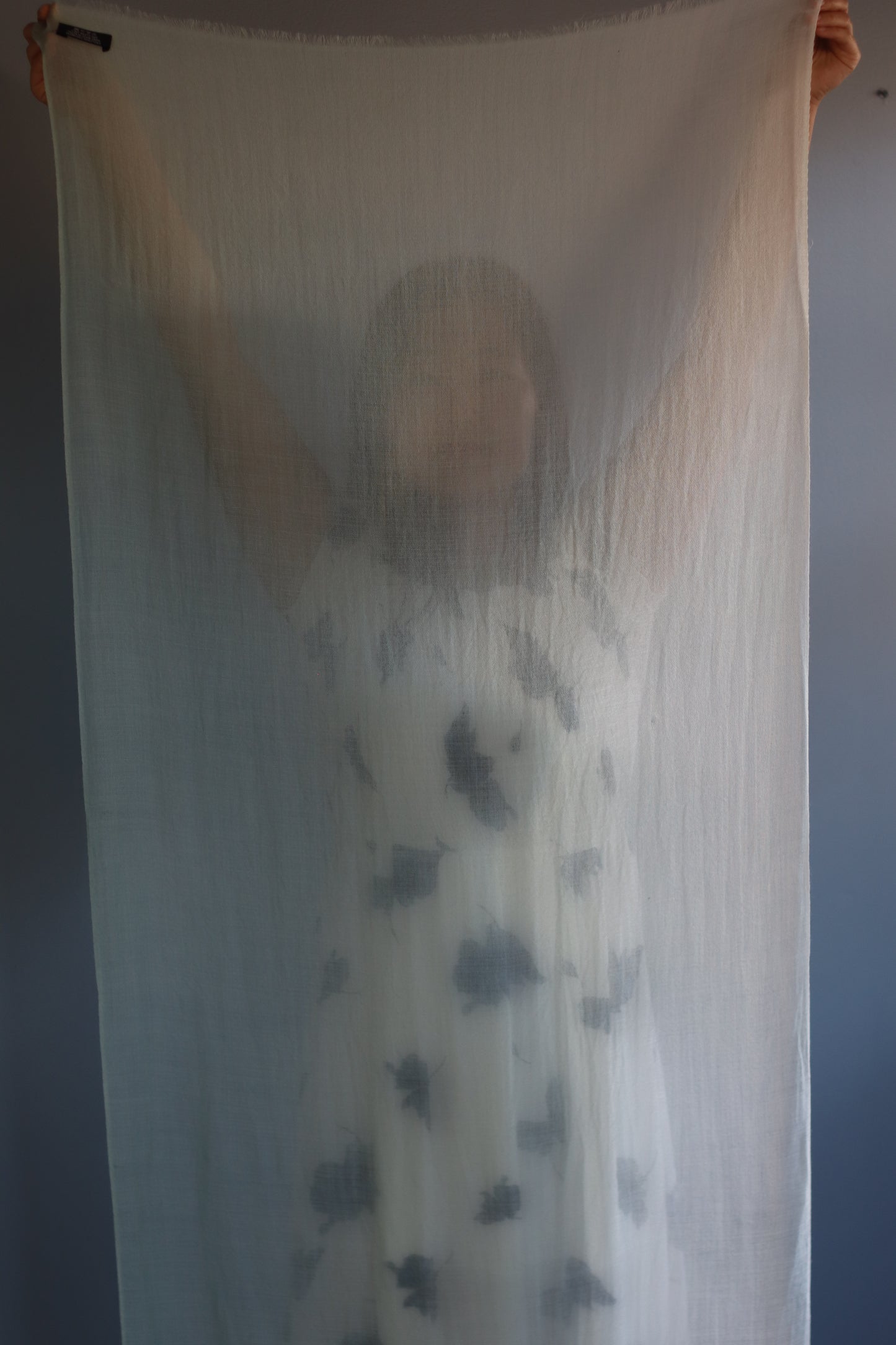 Handmade 100% Ring Cashmere Scarf Luxury Pashmina Handmade in Kashmir Light Soft and Warm Fair-trade from Nepali Artist Clearance Holiday Special Christmas Gift Thin Light Turquoise Blue/Green