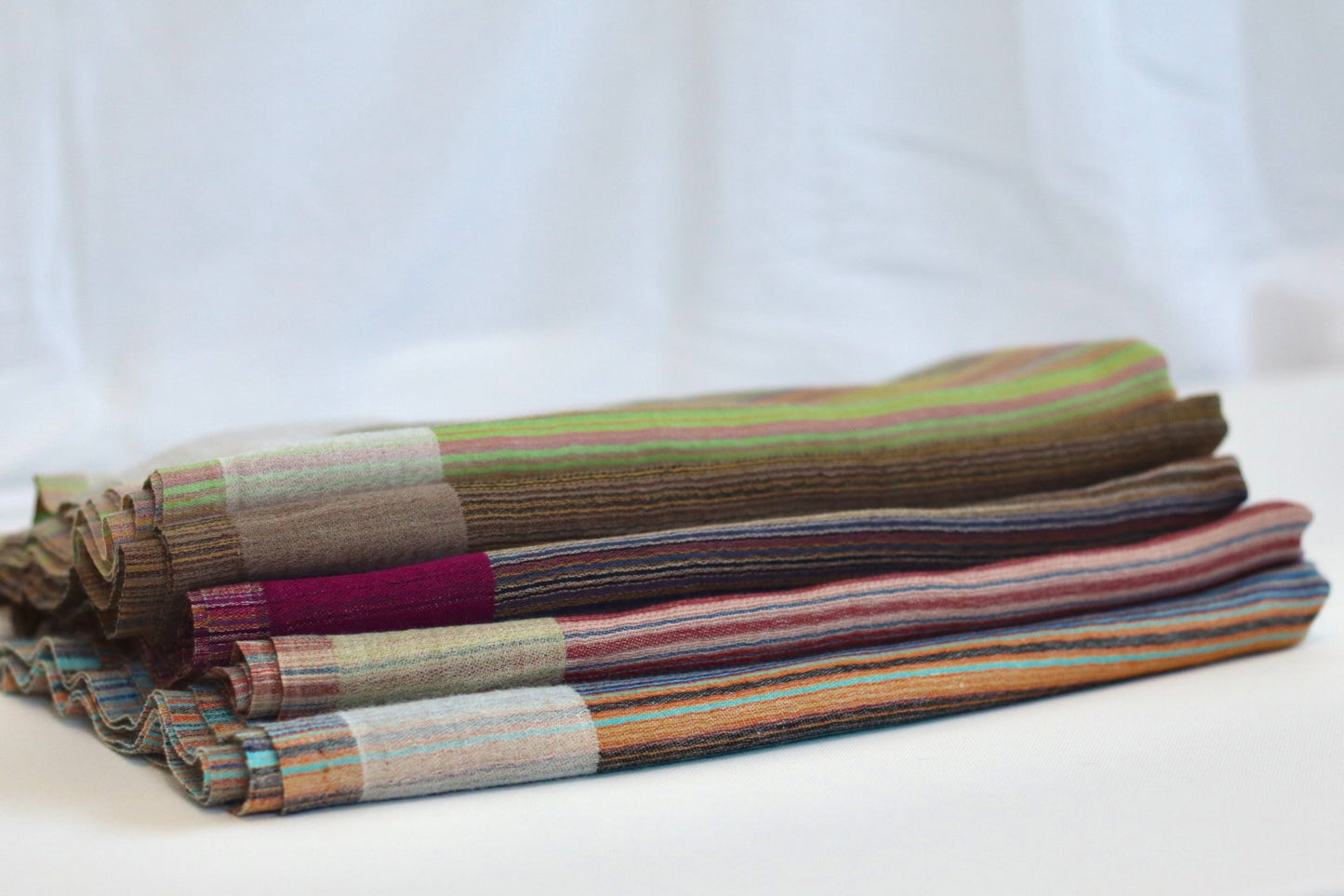 Handmade 100% Ring Cashmere Scarf Handmade in Nepal Pashmina Shawl Light Soft and Warm Fair-trade from Nepali Artist Clearance Holiday Special Christmas Gift Reversible Pink Red Green Blue Purple