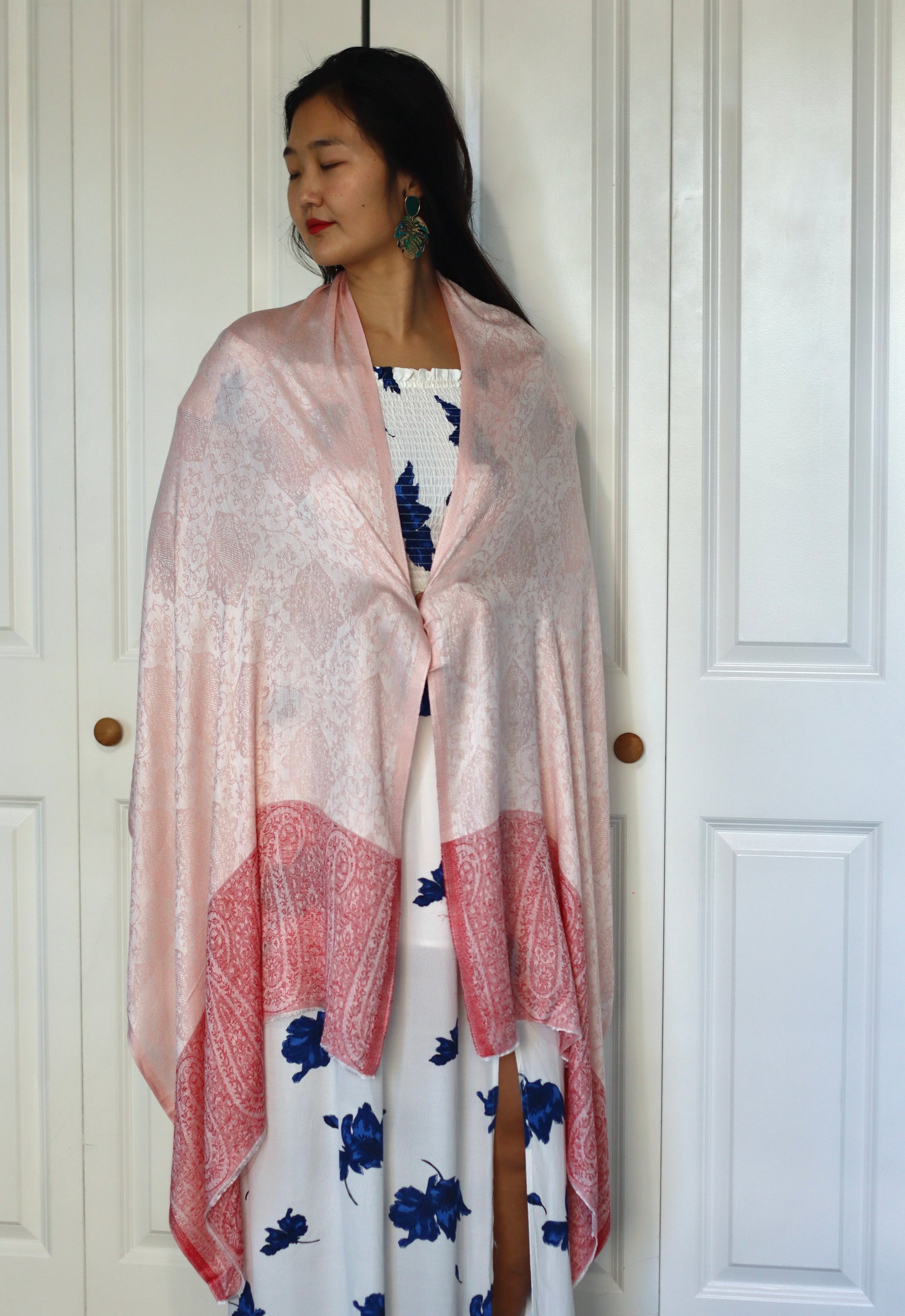 Handmade 30%Silk 70% Ring Cashmere Scarf Luxury Pashmina Handmade in Kashmir Ring Cashmere Light Soft and Warm Fair-trade from Nepali Artist Clearance Holiday Special Christmas Gift  Shiny Cooling