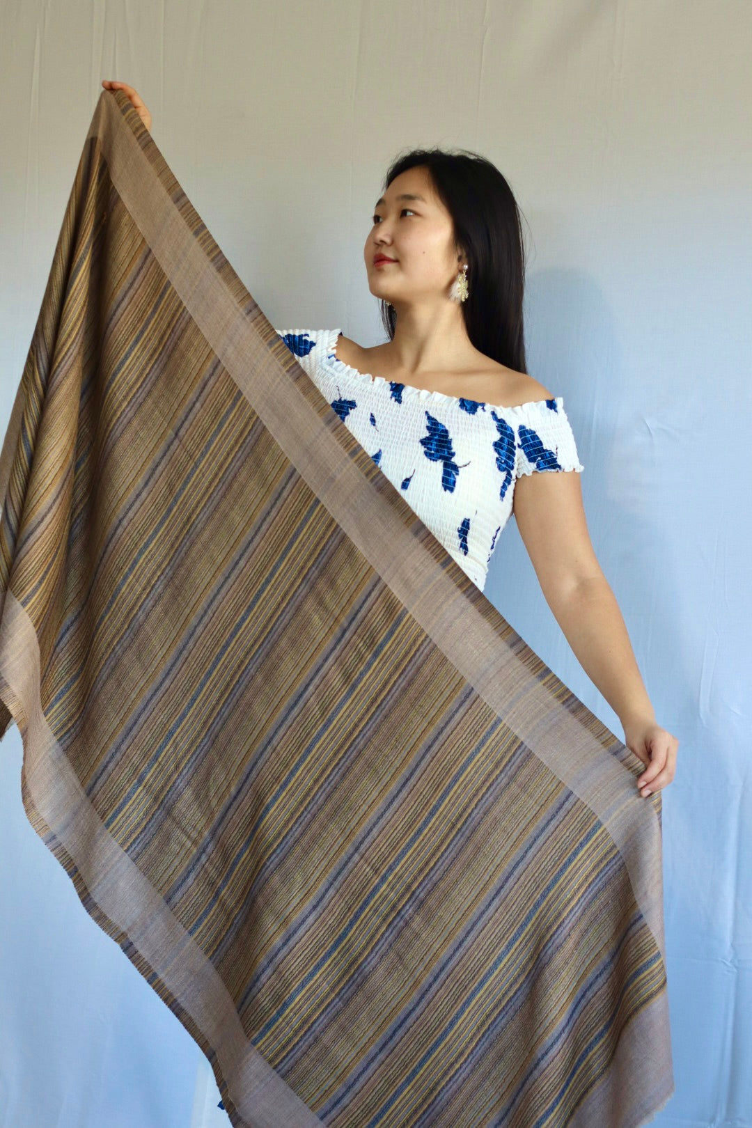 Handmade 100% Ring Cashmere Scarf Handmade in Nepal Pashmina Shawl Light Soft and Warm Fair-trade from Nepali Artist Clearance Holiday Special Christmas Gift Reversible Pink Red Green Blue Purple