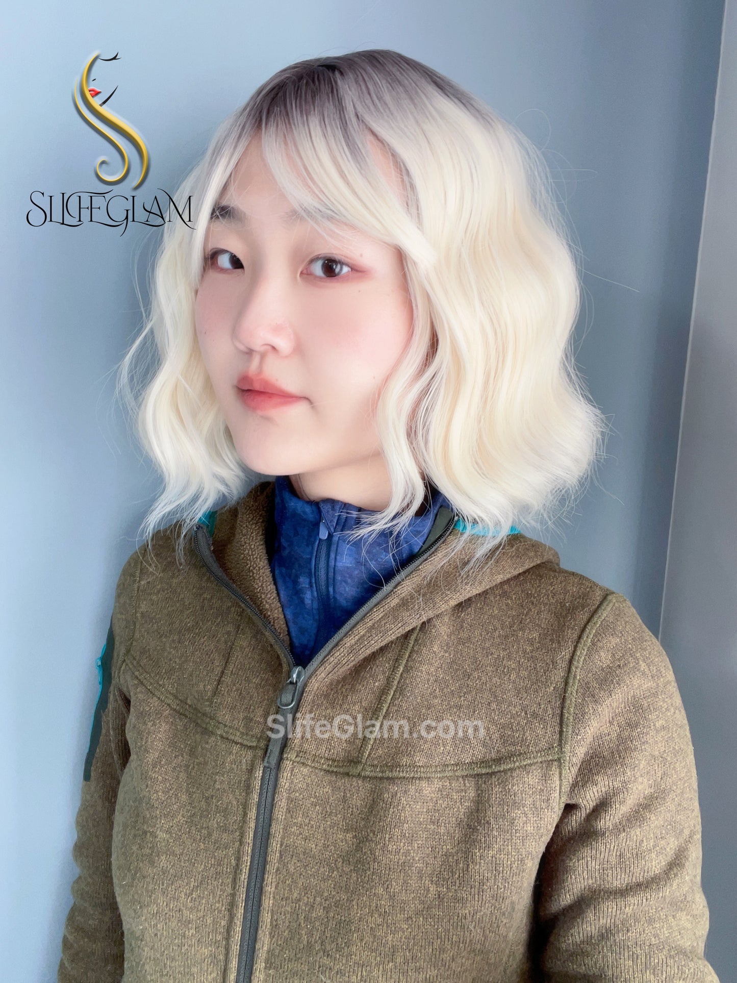 Beautiful Blonde Short Shoulder Length Wavy Wig Natural Realistic Ash Blonde Platinum Blonde Clearance