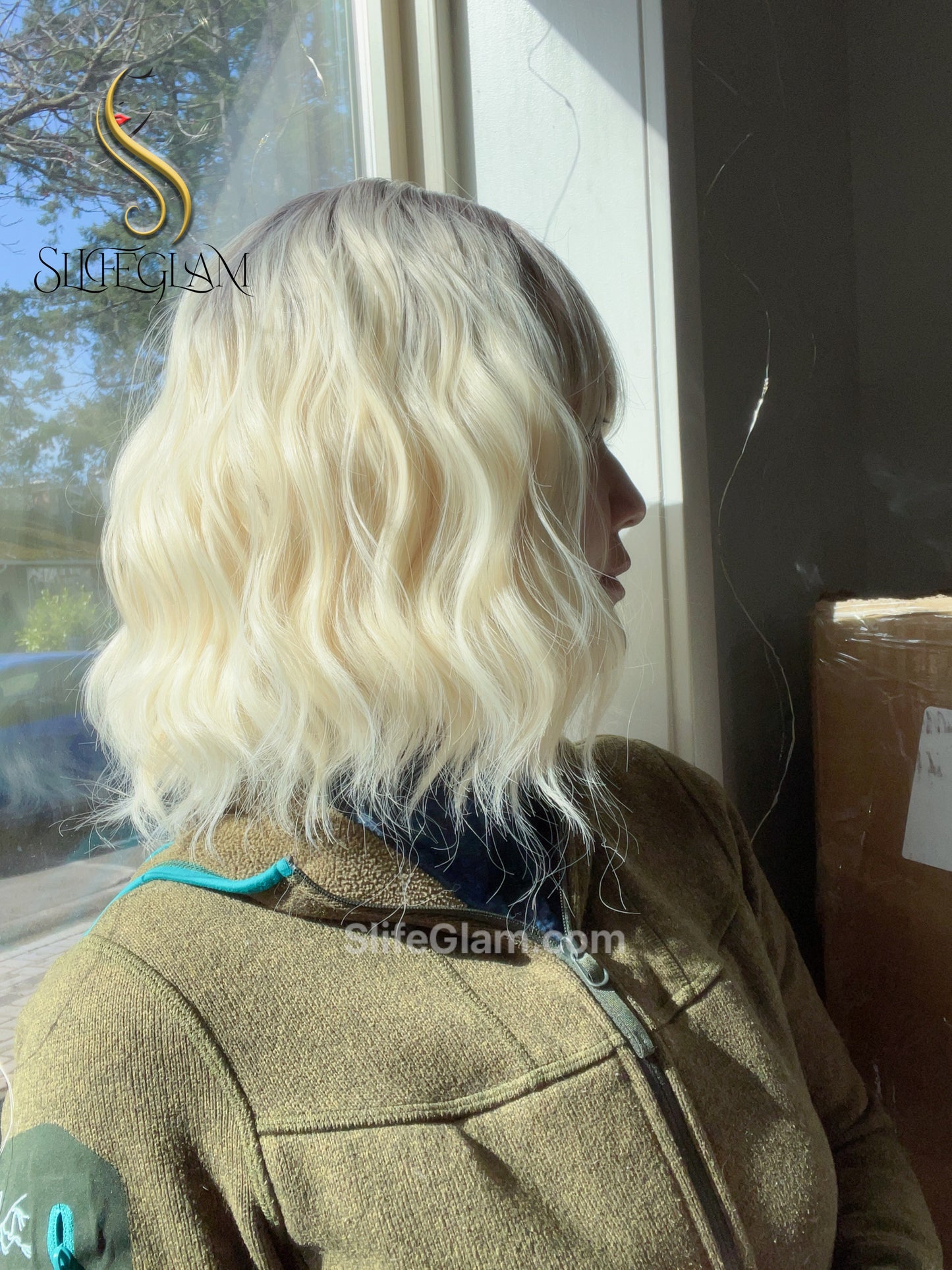 Beautiful Blonde Short Shoulder Length Wavy Wig Natural Realistic Ash Blonde Platinum Blonde Clearance