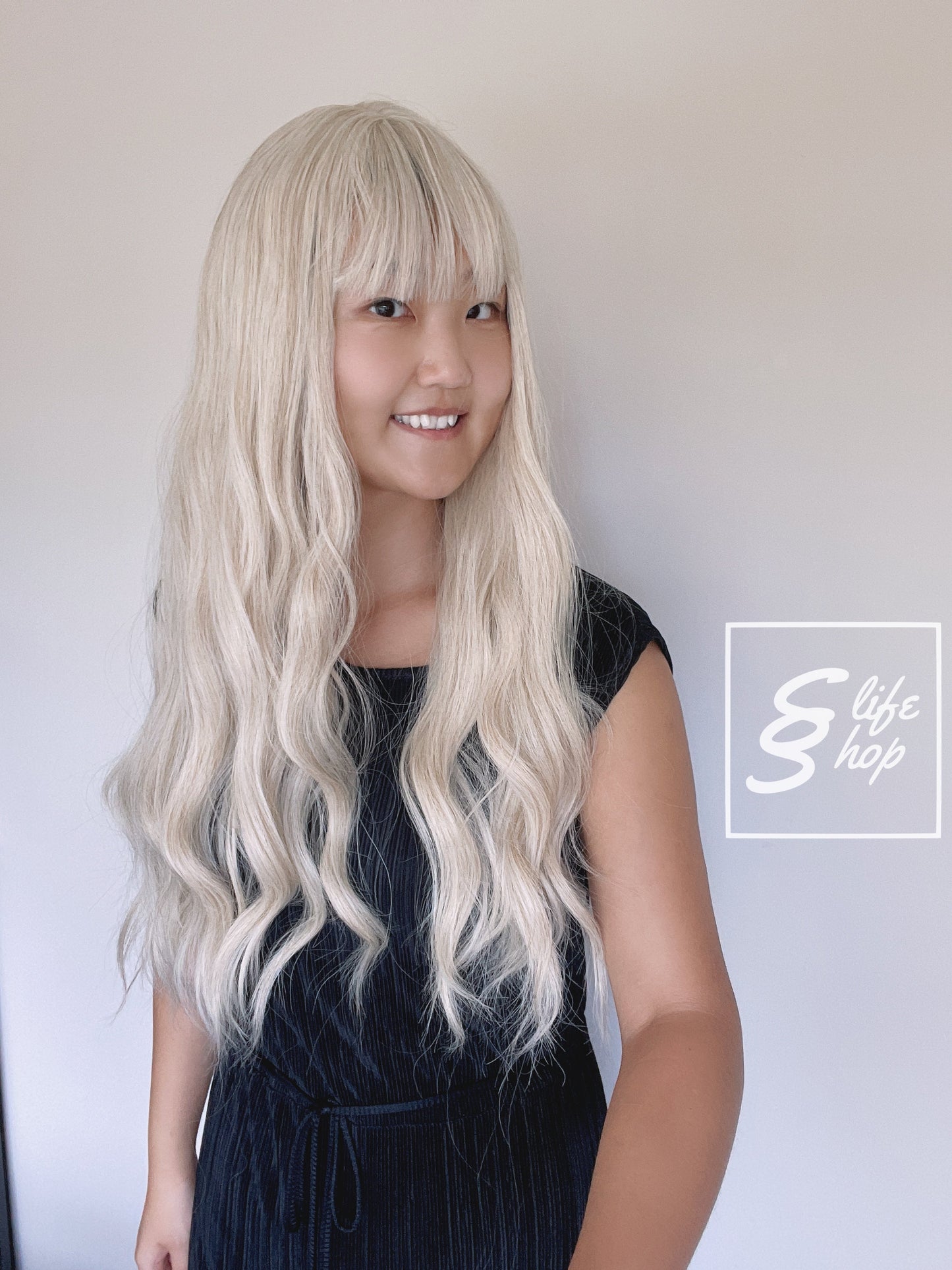 Beautiful Realistic long Wavy Curly Platinum Blonde Wig Natural Realistic